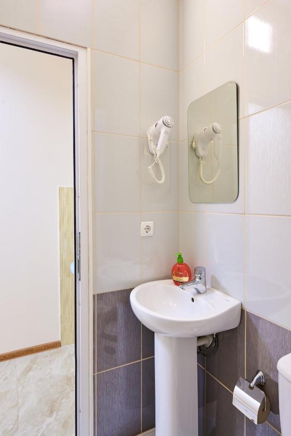 Хостел Perron Charkiv Exteriör bild